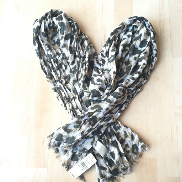Tommy Bahama Accessories - Tommy Bahama Smoke Leopard Scarf NWT
